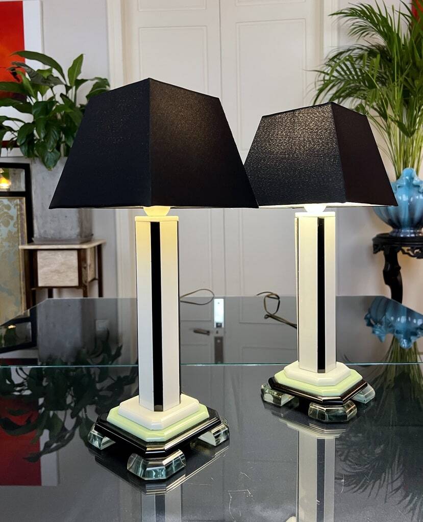 Modernist Art Deco lamps in opaline - 20th century lighting - Modern Design