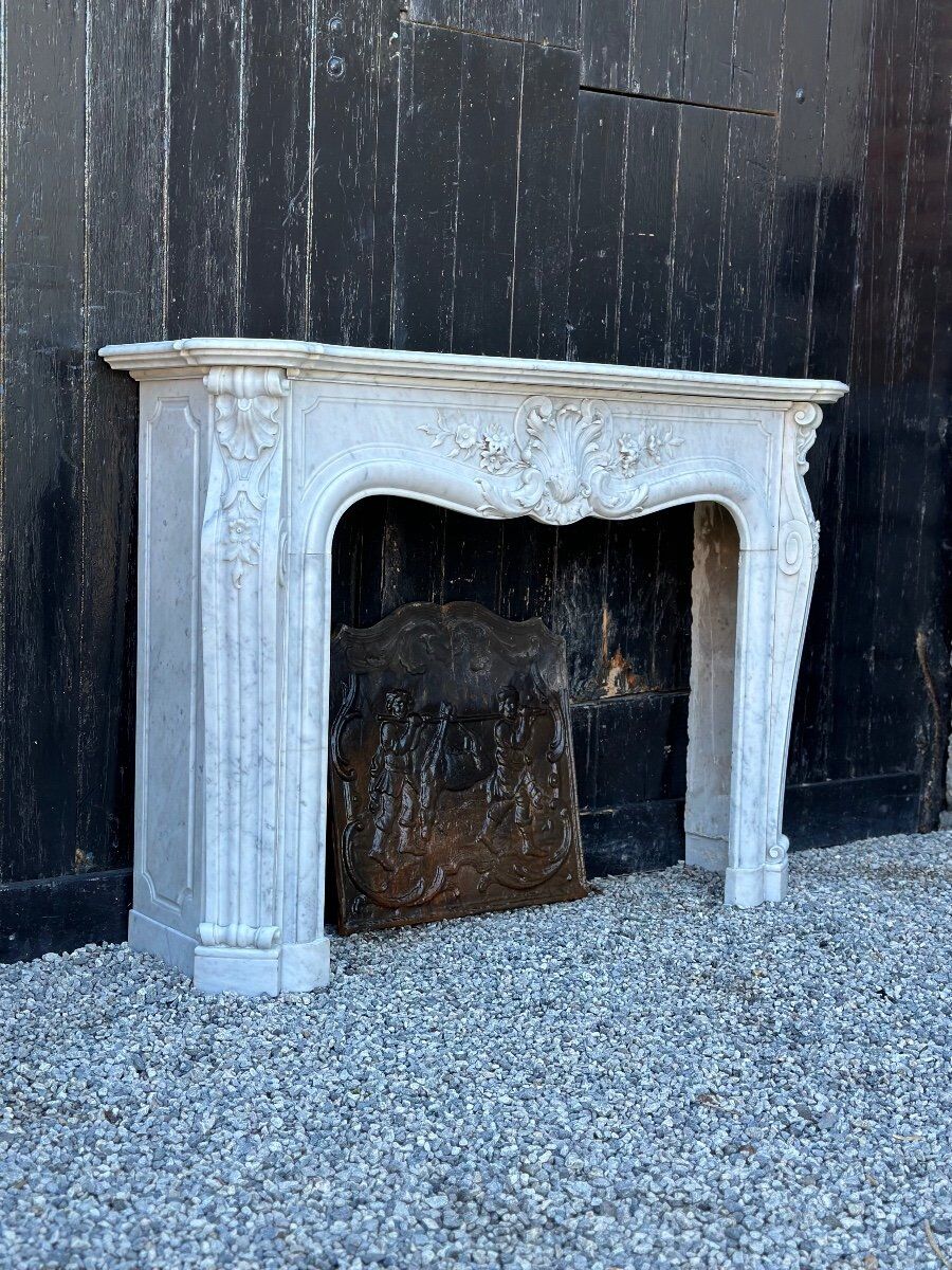 Louis XV style fireplace in Carrara marble and cast iron fireplace