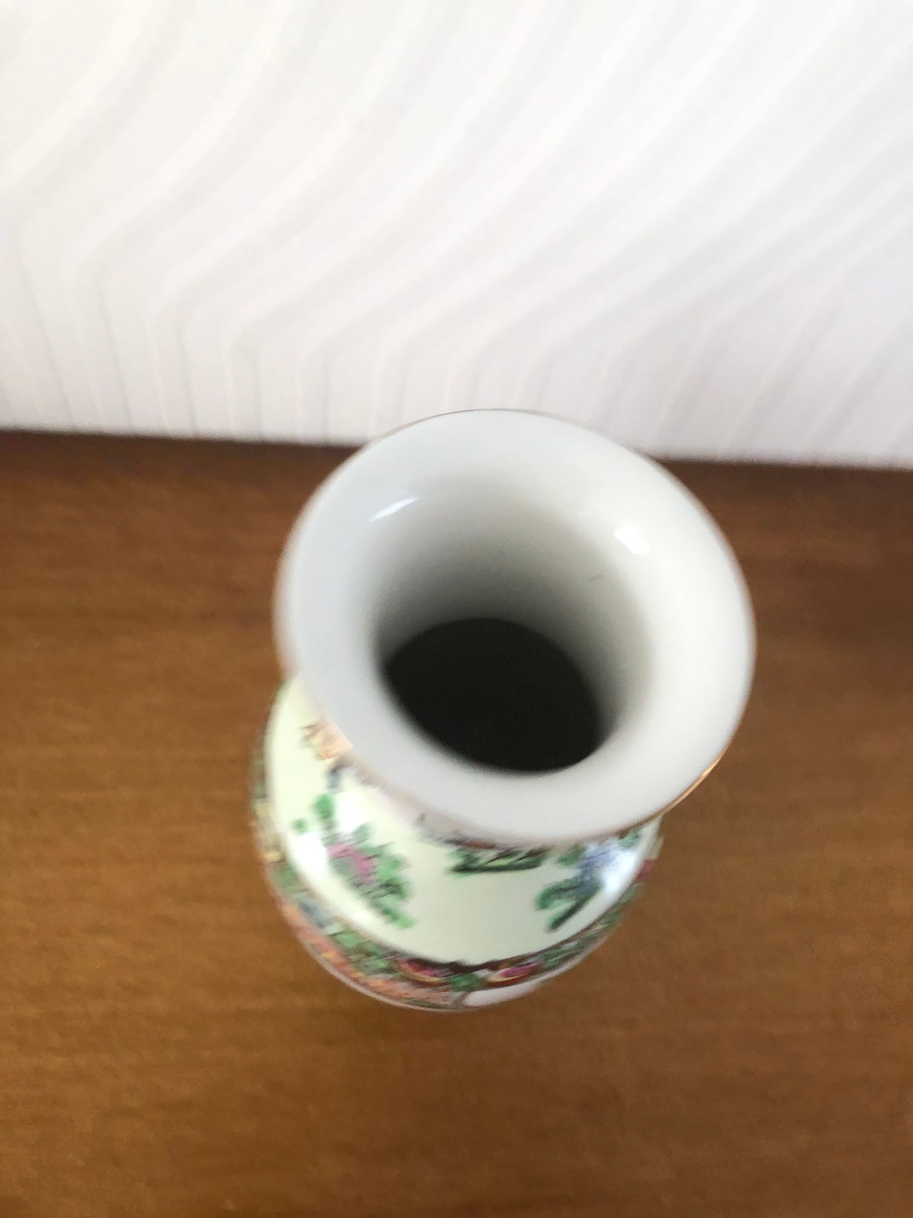 Chinese porcelain vase floral motifs and roosters 26,5cm