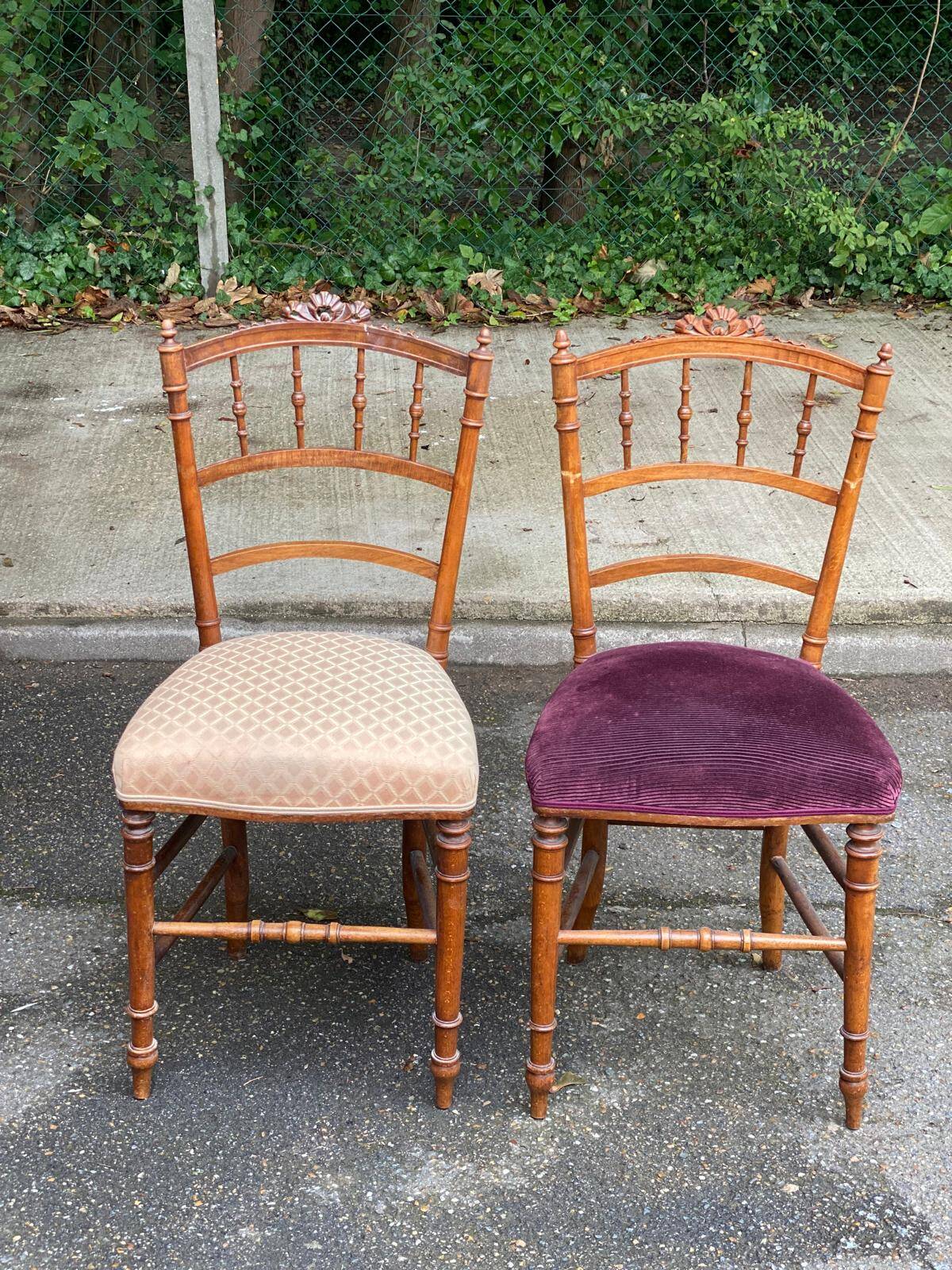2 Napoleon III chairs in solid wood and velvet fabric