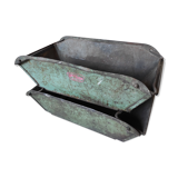 Old metal box of vintage industrial workshop Nestier