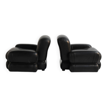 Chaises en cuir noir et en acier tubulaire, années 1970