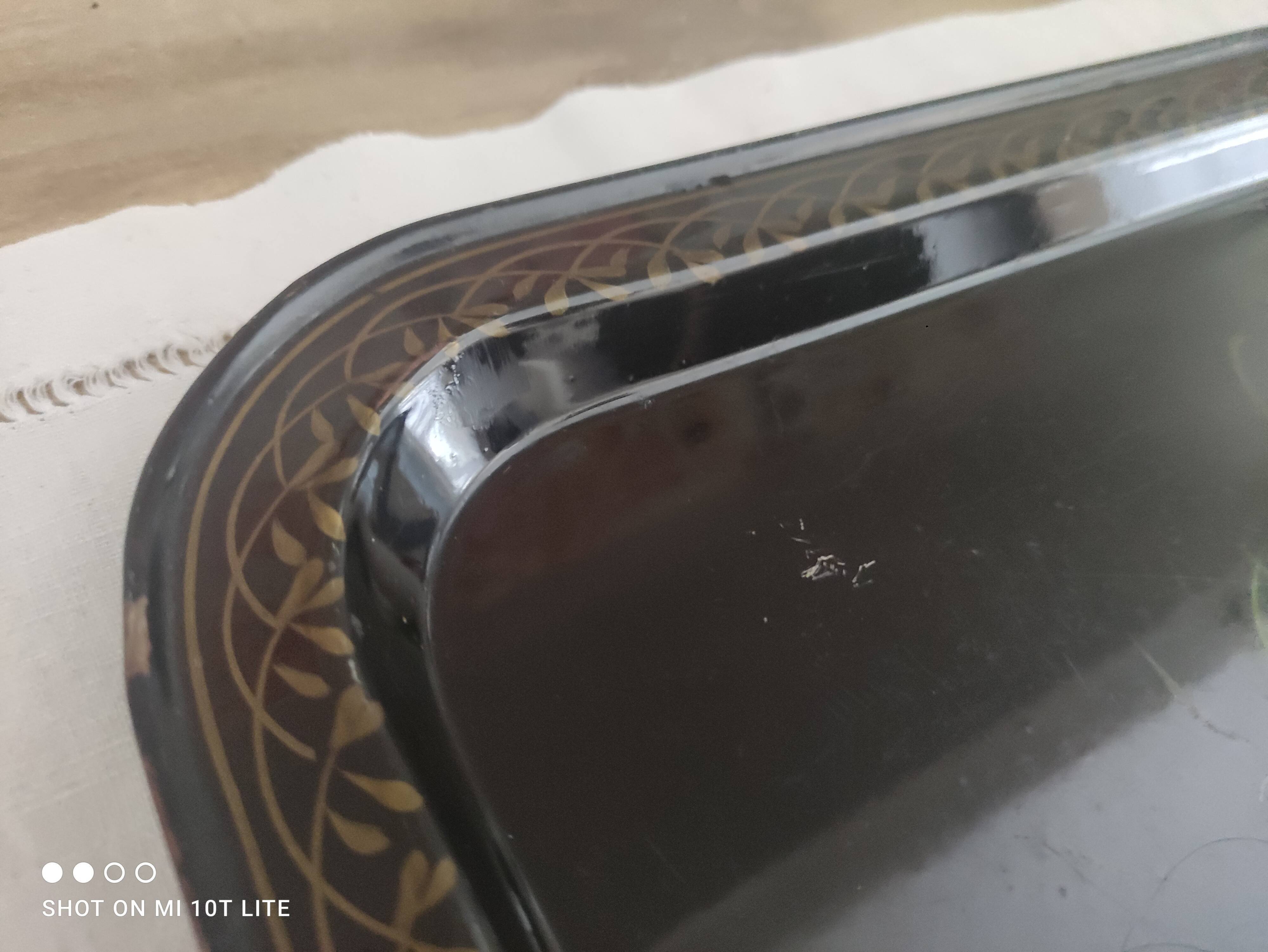 Plateau russe en tôle noire peinte à la main