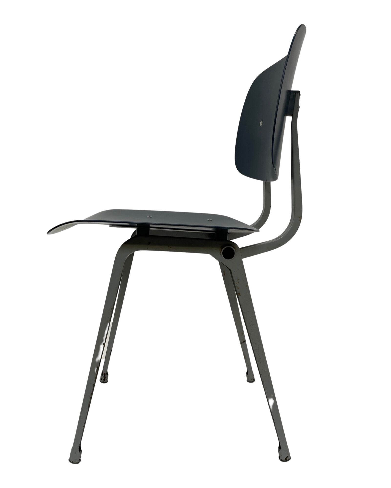 Chaise vintage friso kramer revolt pour ahrend de cirkel 1960