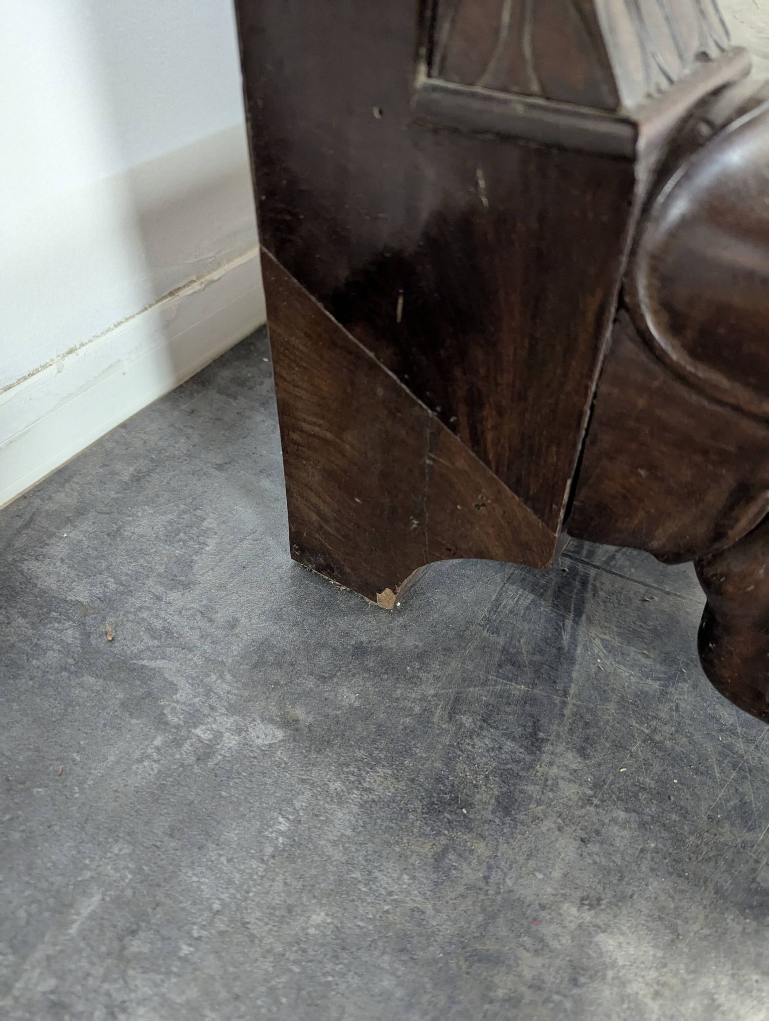 Restoration period console in flamed mahogany