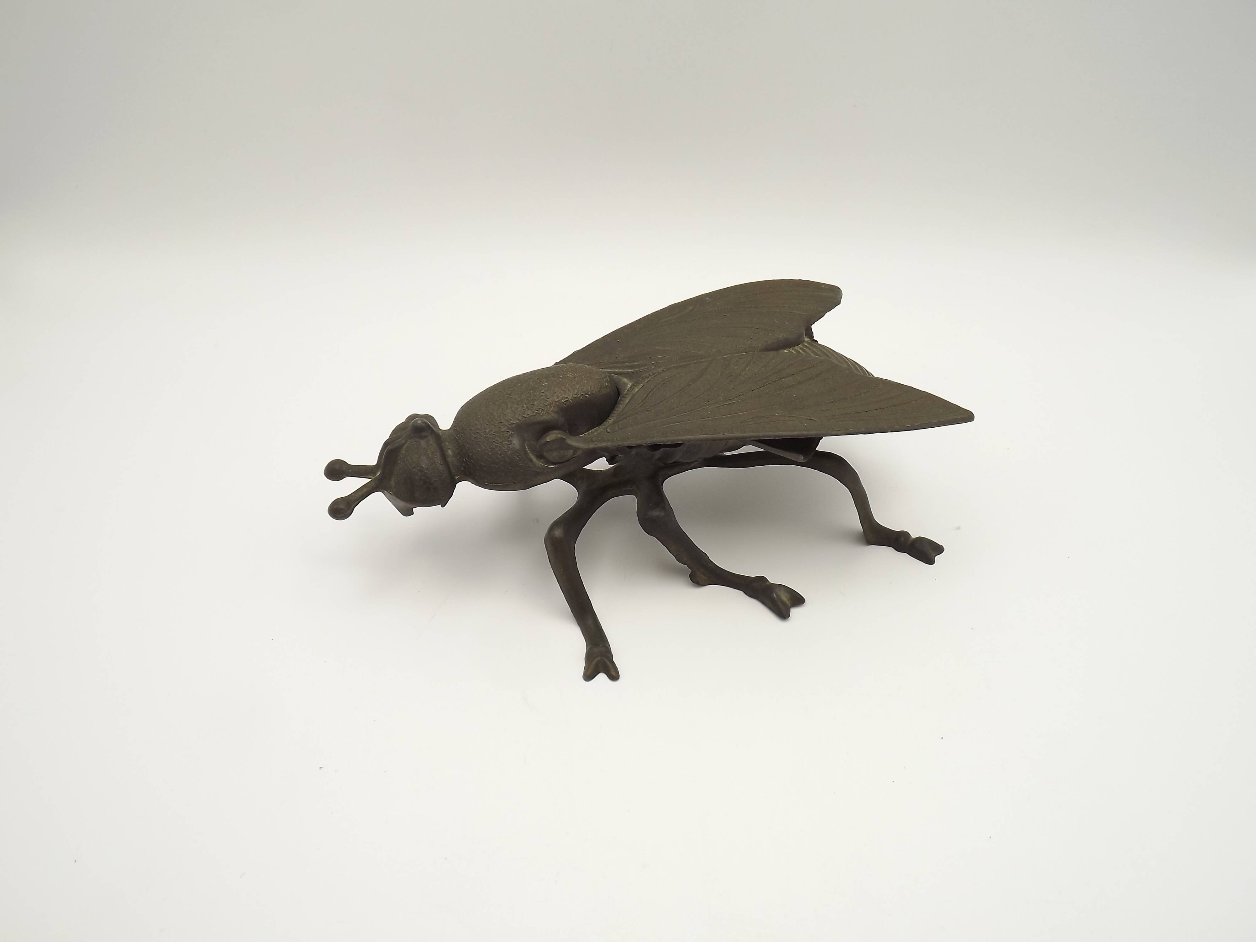Brass Art Deco fly with movable wings Collection 4288