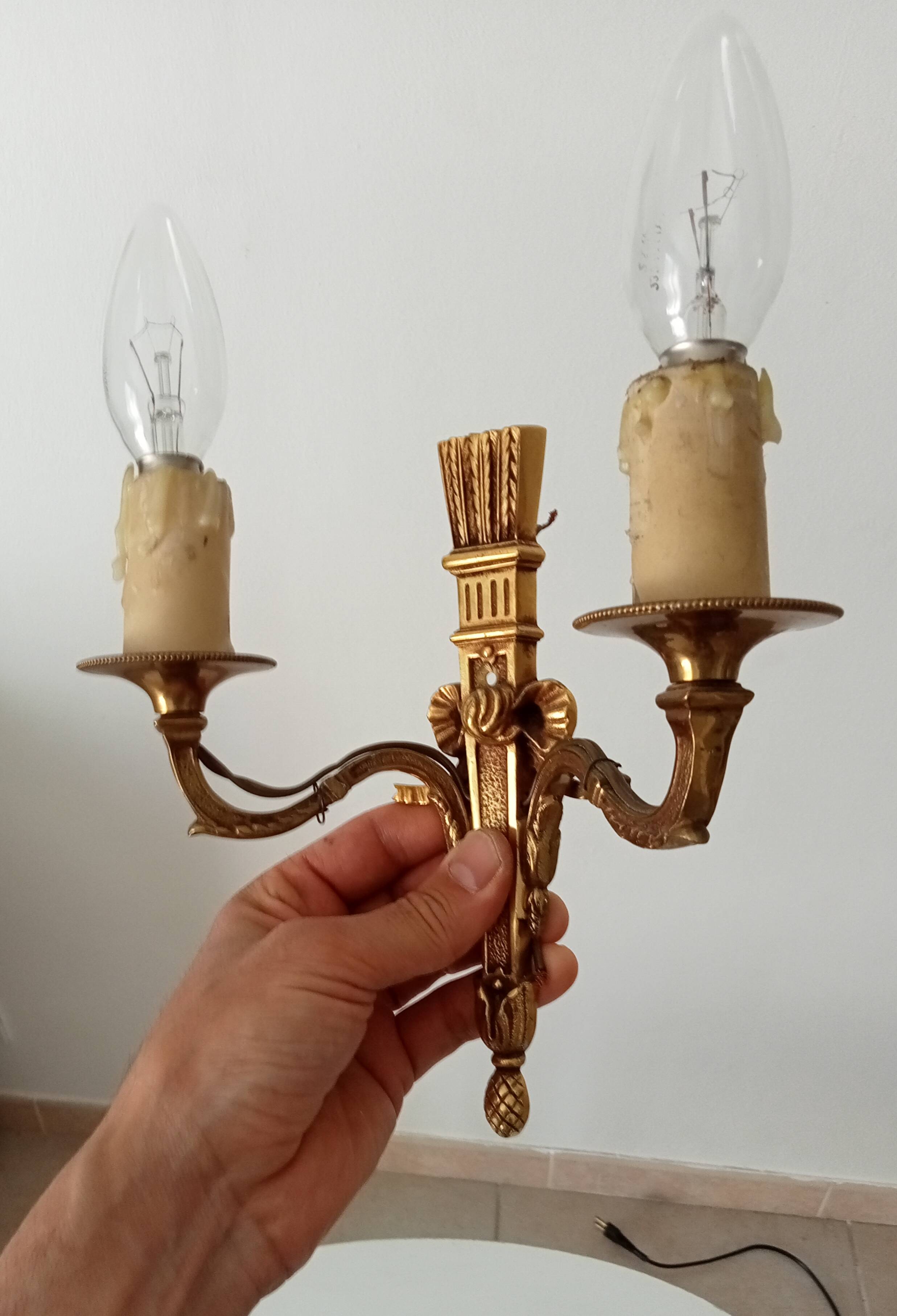 Vintage wall sconce in gilded brass, Empire style.