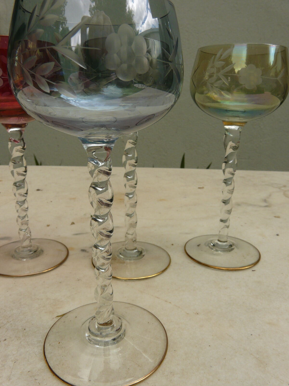 Série de 6 à vin verres en cristal taillé de couleurs