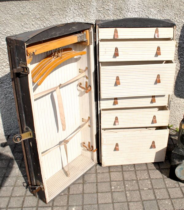 Malle cabine Wardrobe ancienne 1920 Coffre armoire Transatlantique Dressing