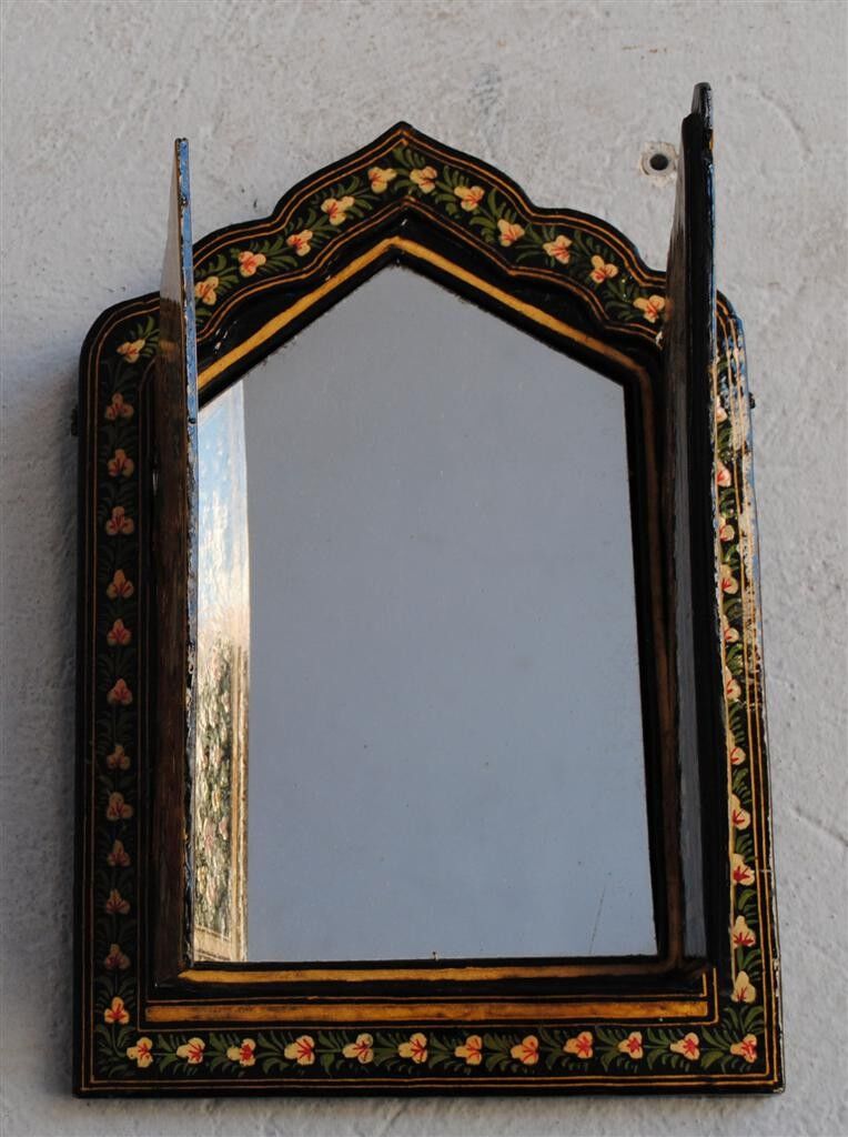 Mirror painted triptych 32cm