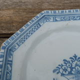 Plat XVIII éme en faience de Rouen bleu sur blanc