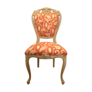 Chaise classique sculptée