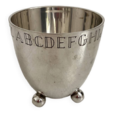 Art Deco tumbler in silver metal with alphabetical decoration