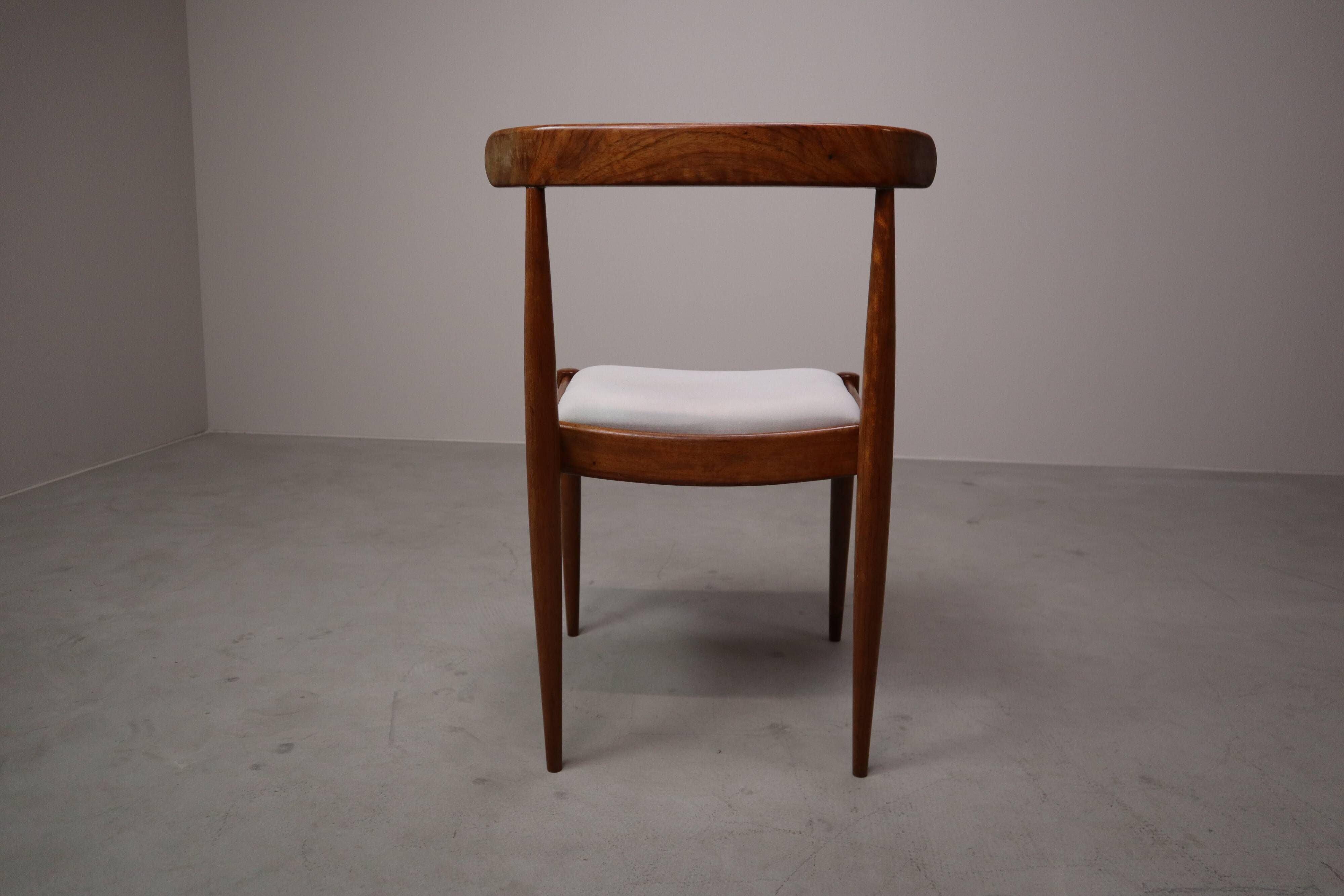 Set of six Alfred Hendrickx Model 500 dining chairs in Rosewood,
