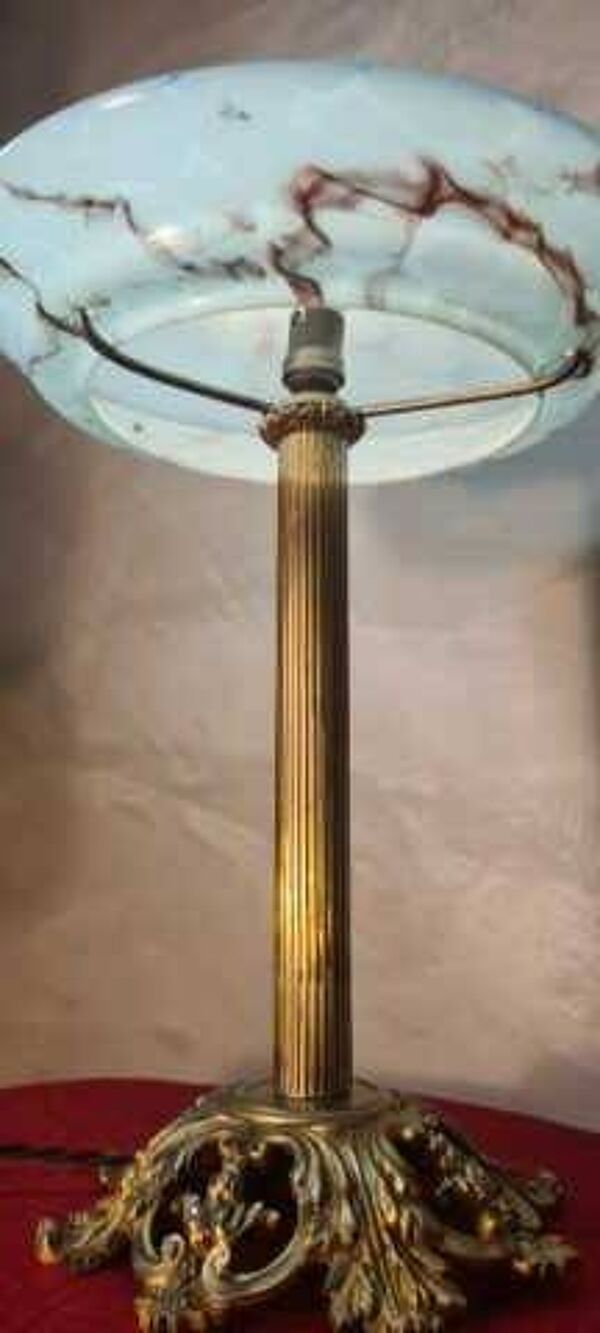 lampe bronze  et laiton art deco  opaline marbré 45x30 av nouvelle elec int