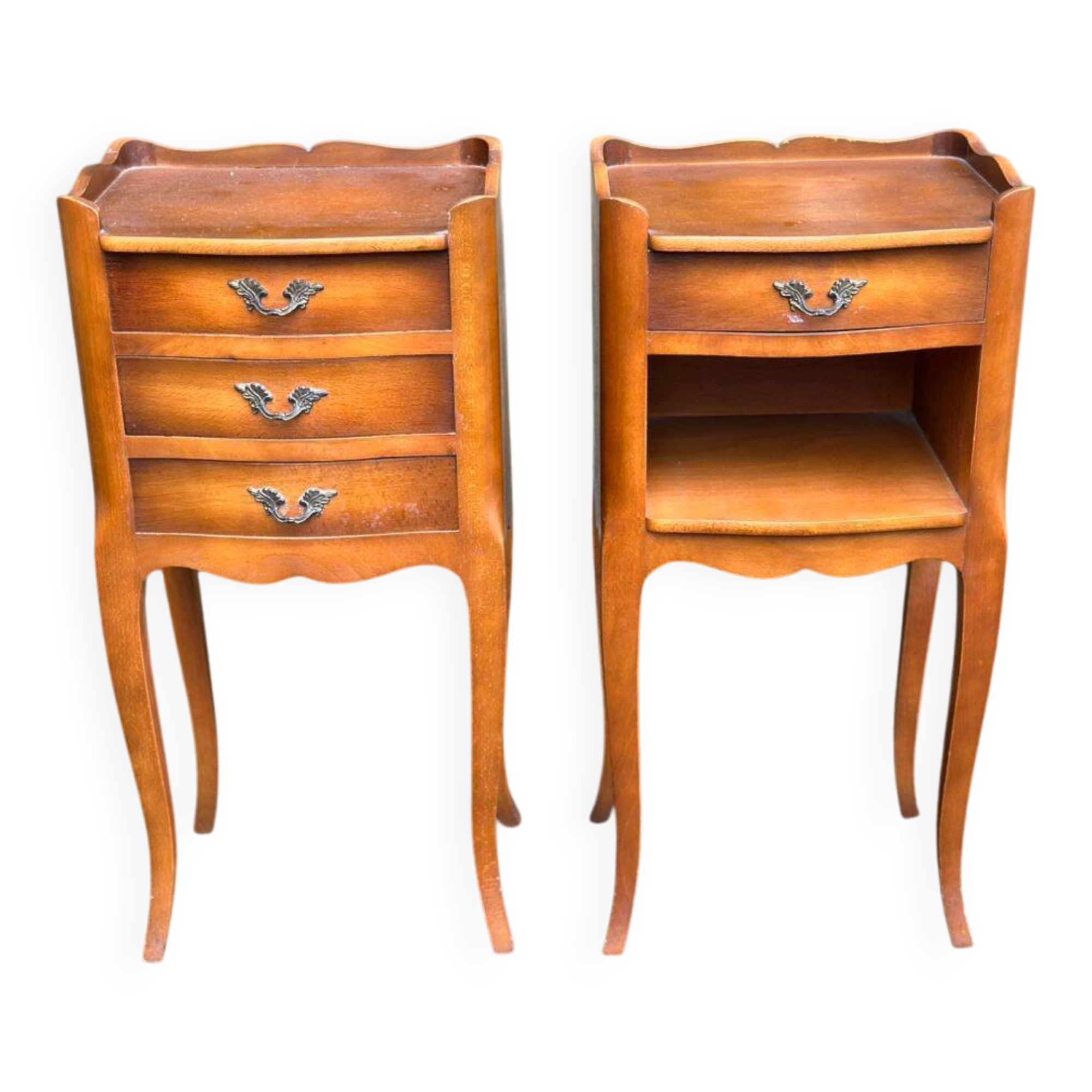 2 Louis XV bedside tables made of curved solid wood with drawers from the 1930s.