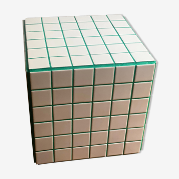 Table d'appoint cube gigi carrelage mosaïque blanc joint vert bout de canapé