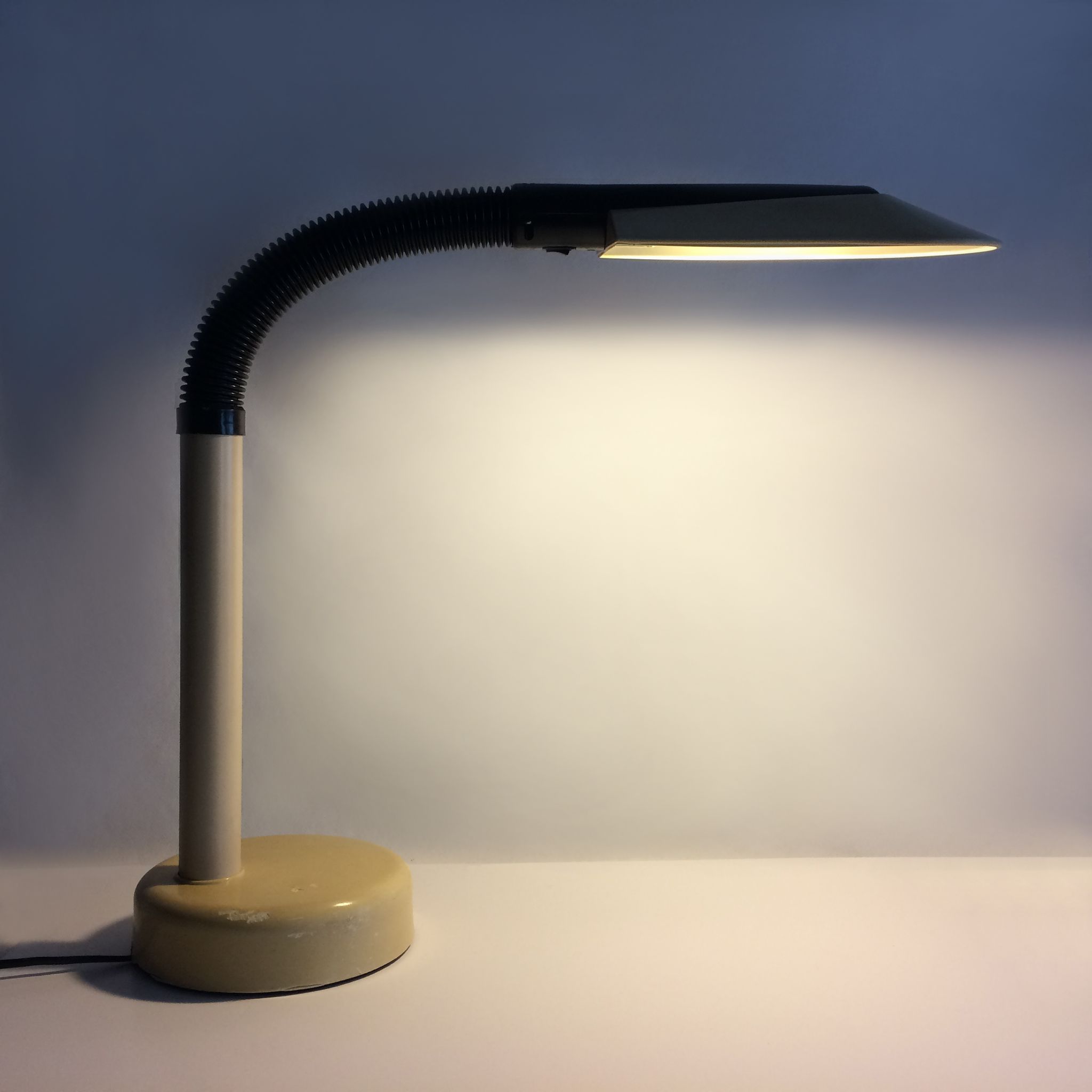 Scandinavian fagerhults Sweden articulated desk lamp. Year 70