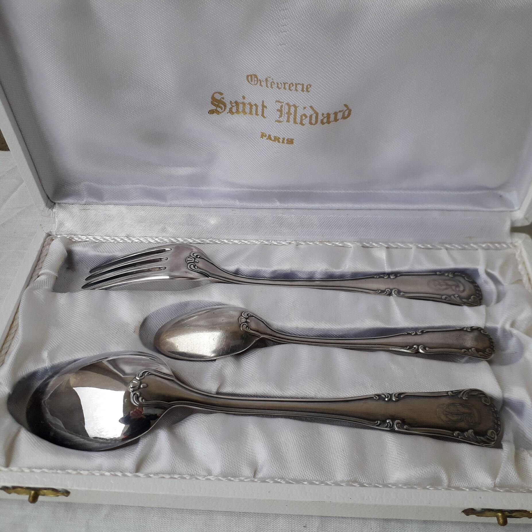 Silver metal cutlery