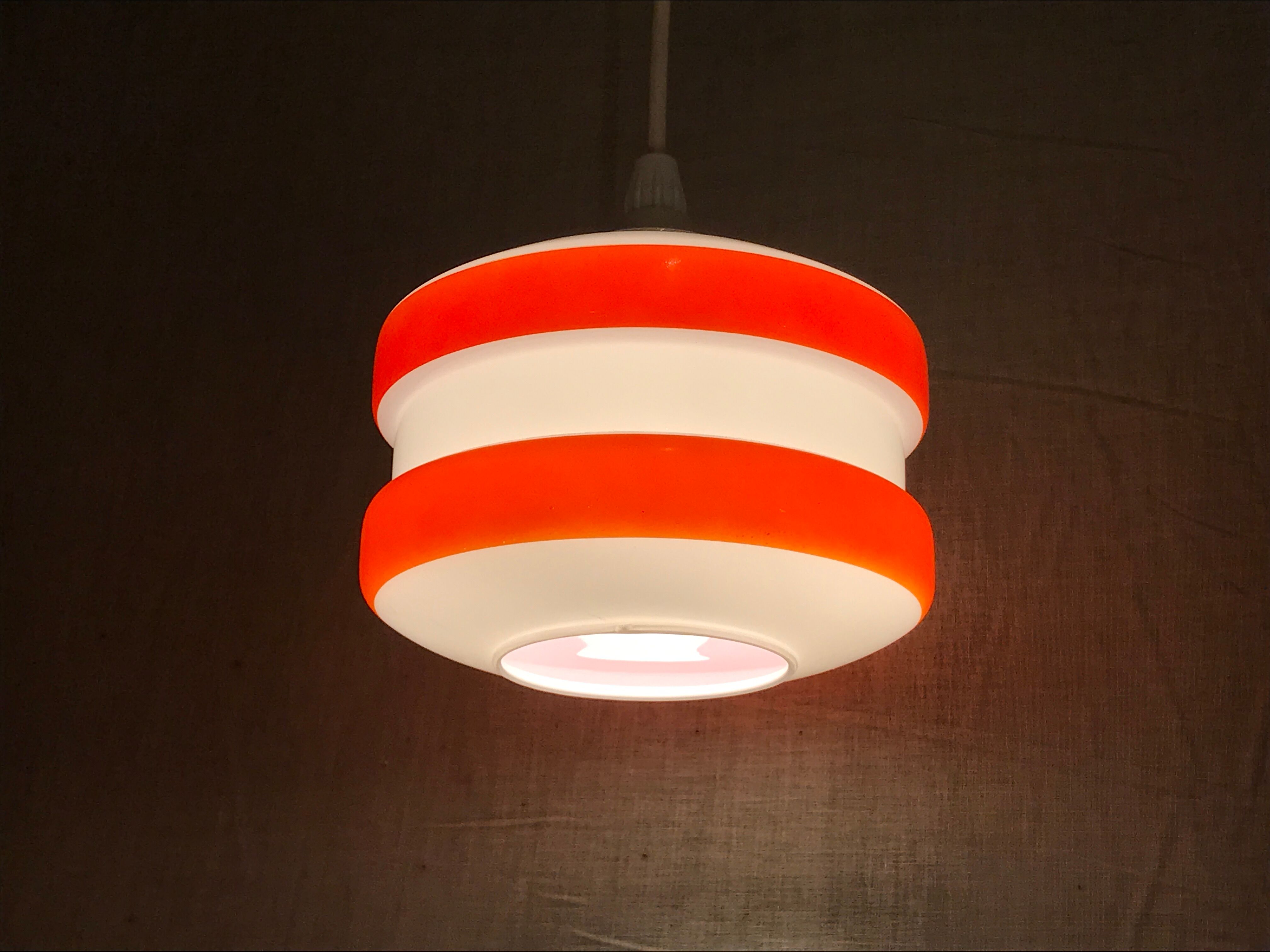 Suspension opaline orange et blanche verre années 60