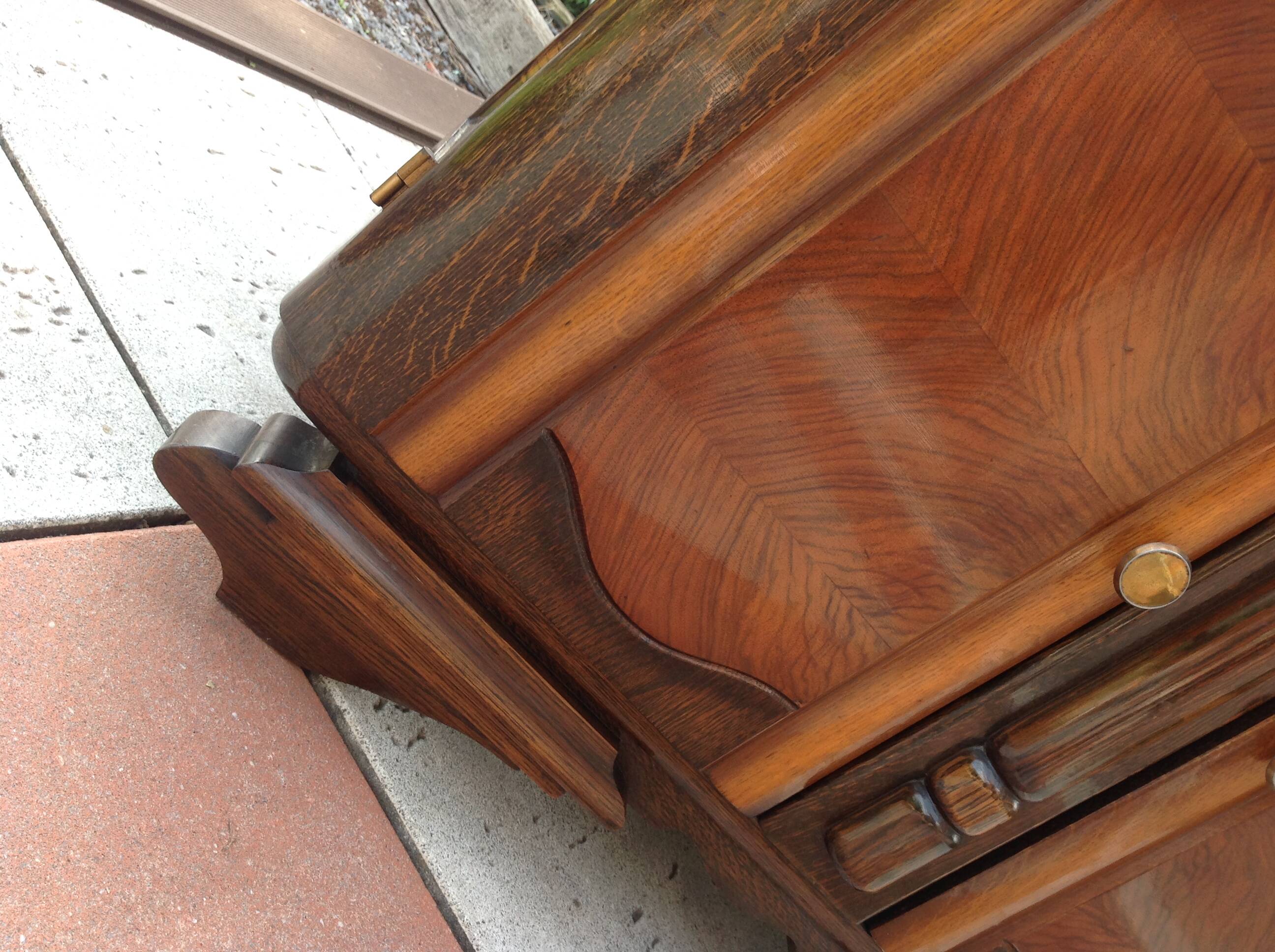 Two-door oak bedside table / 50s/60s