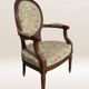 Fauteuil médaillon de style Louis XVI