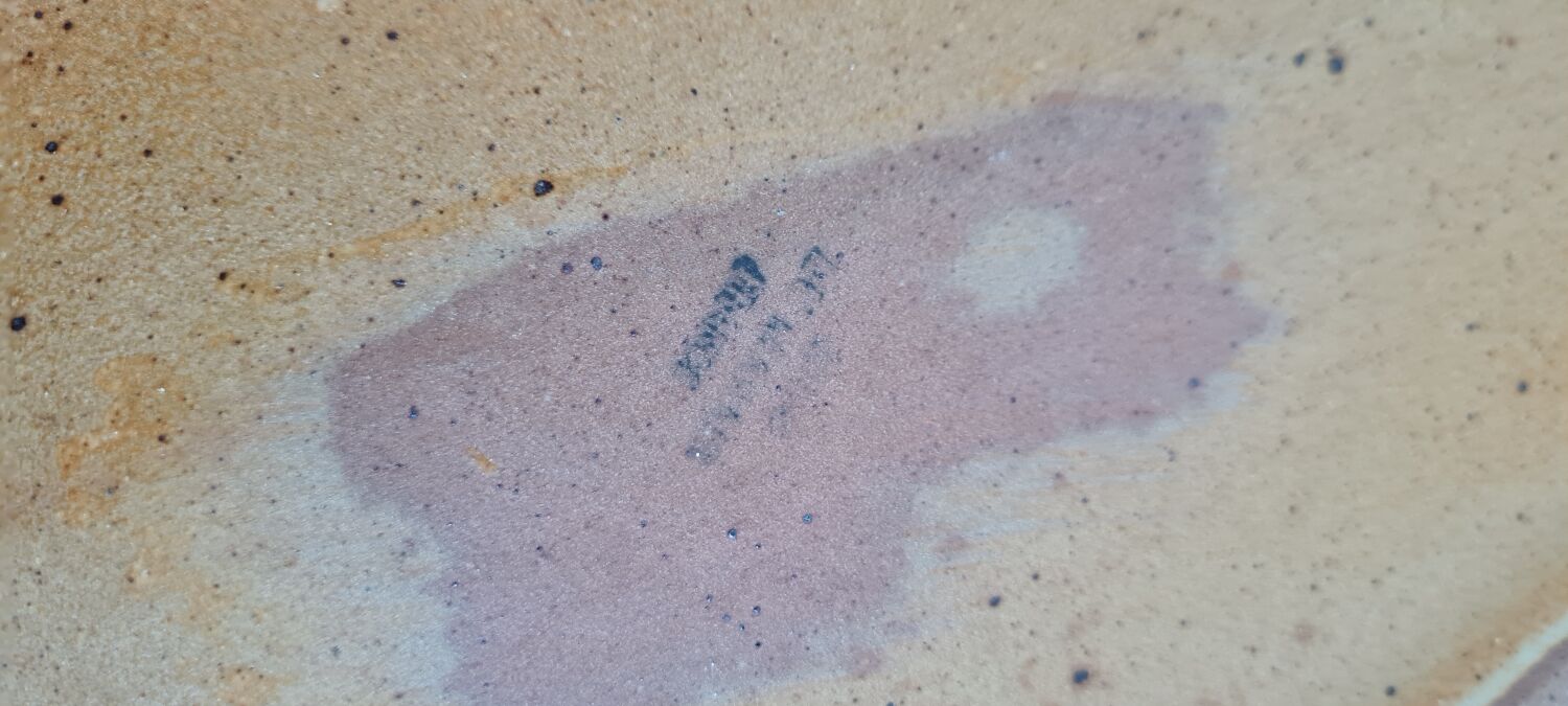 Serving dish in Marais sandstone