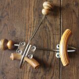Pair butterfly hooks locust ball wood