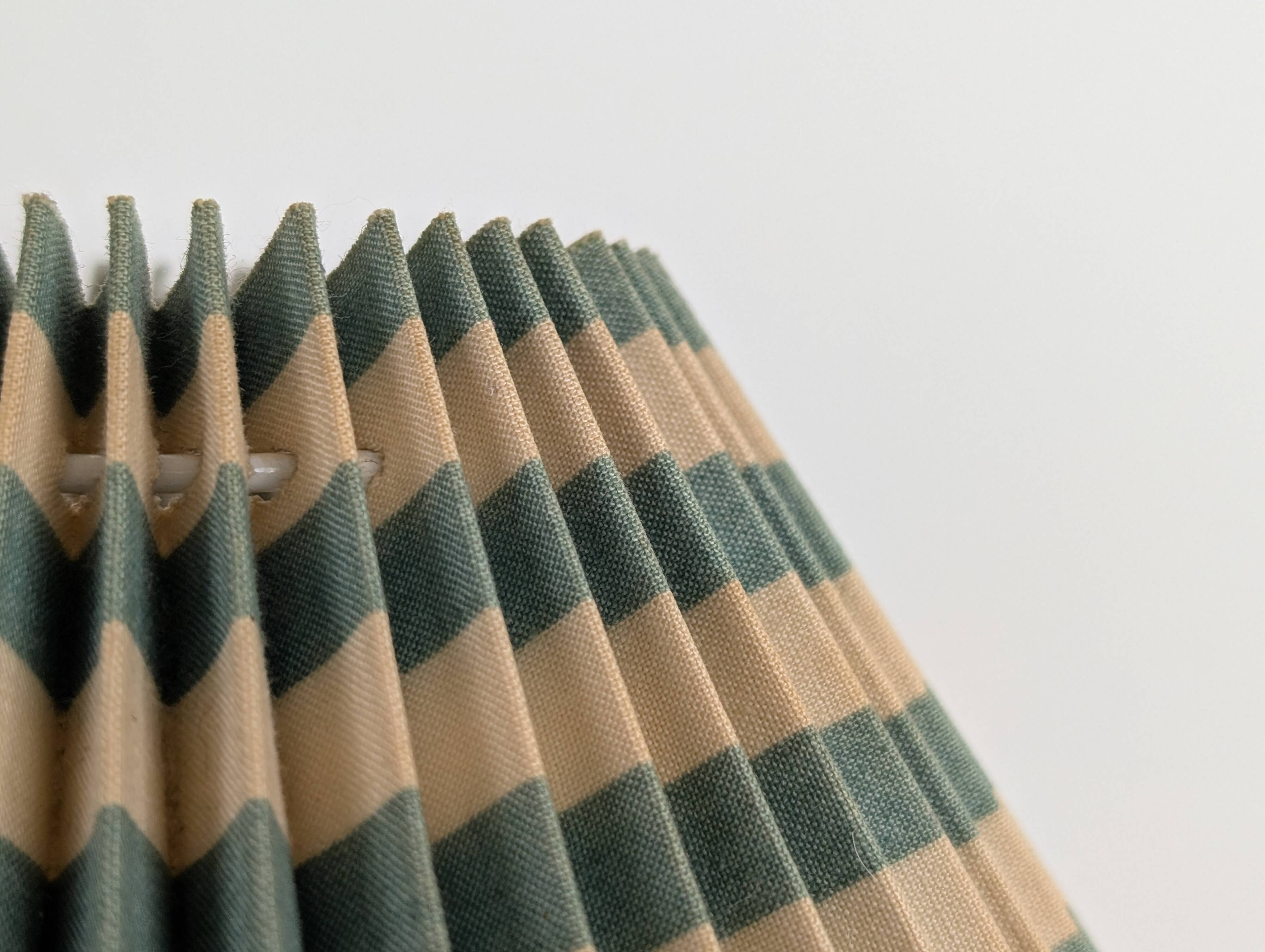 Lampe en bois tourné