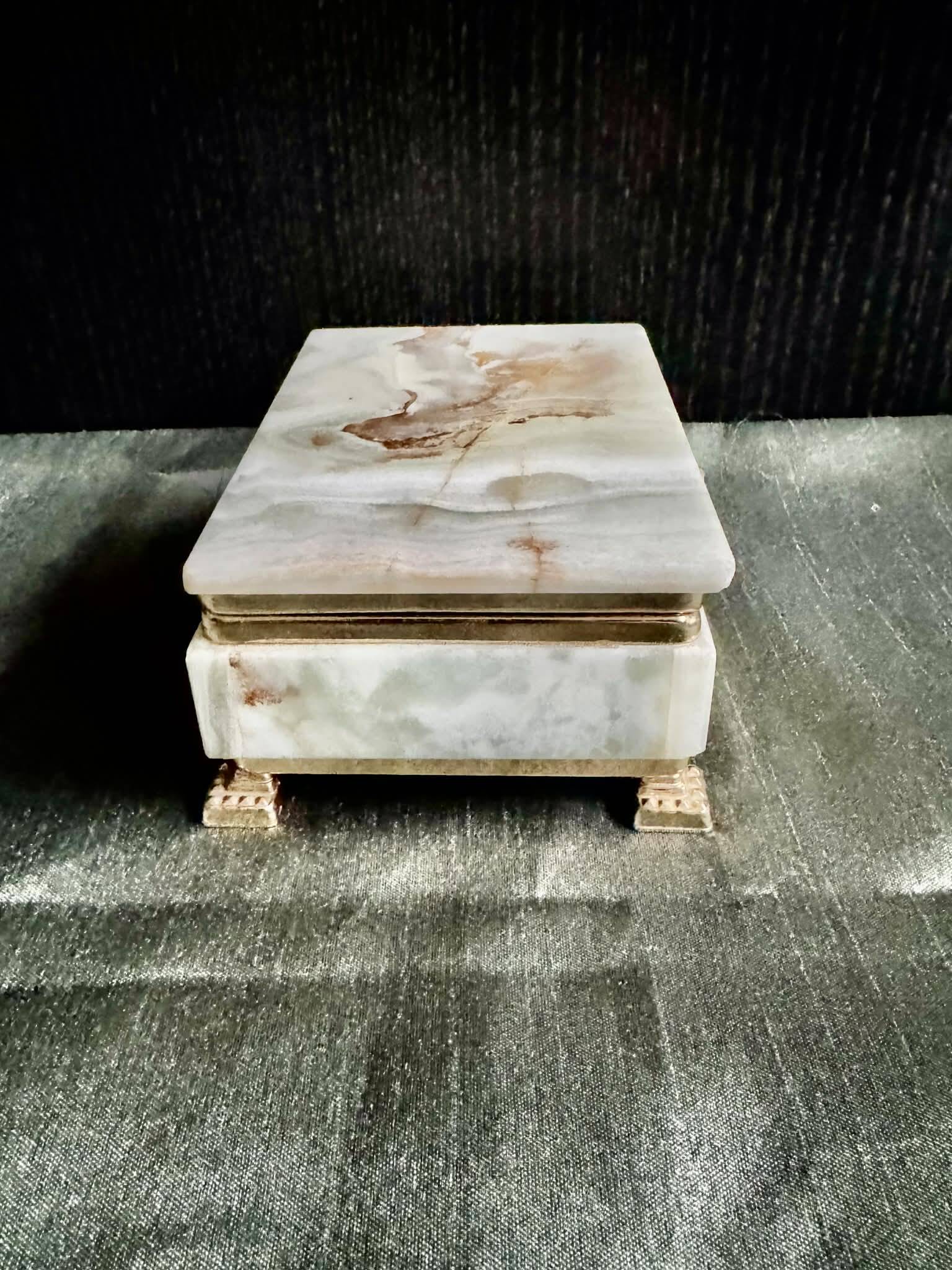 Onyx catchall box from the 1960s, vintage Italy.