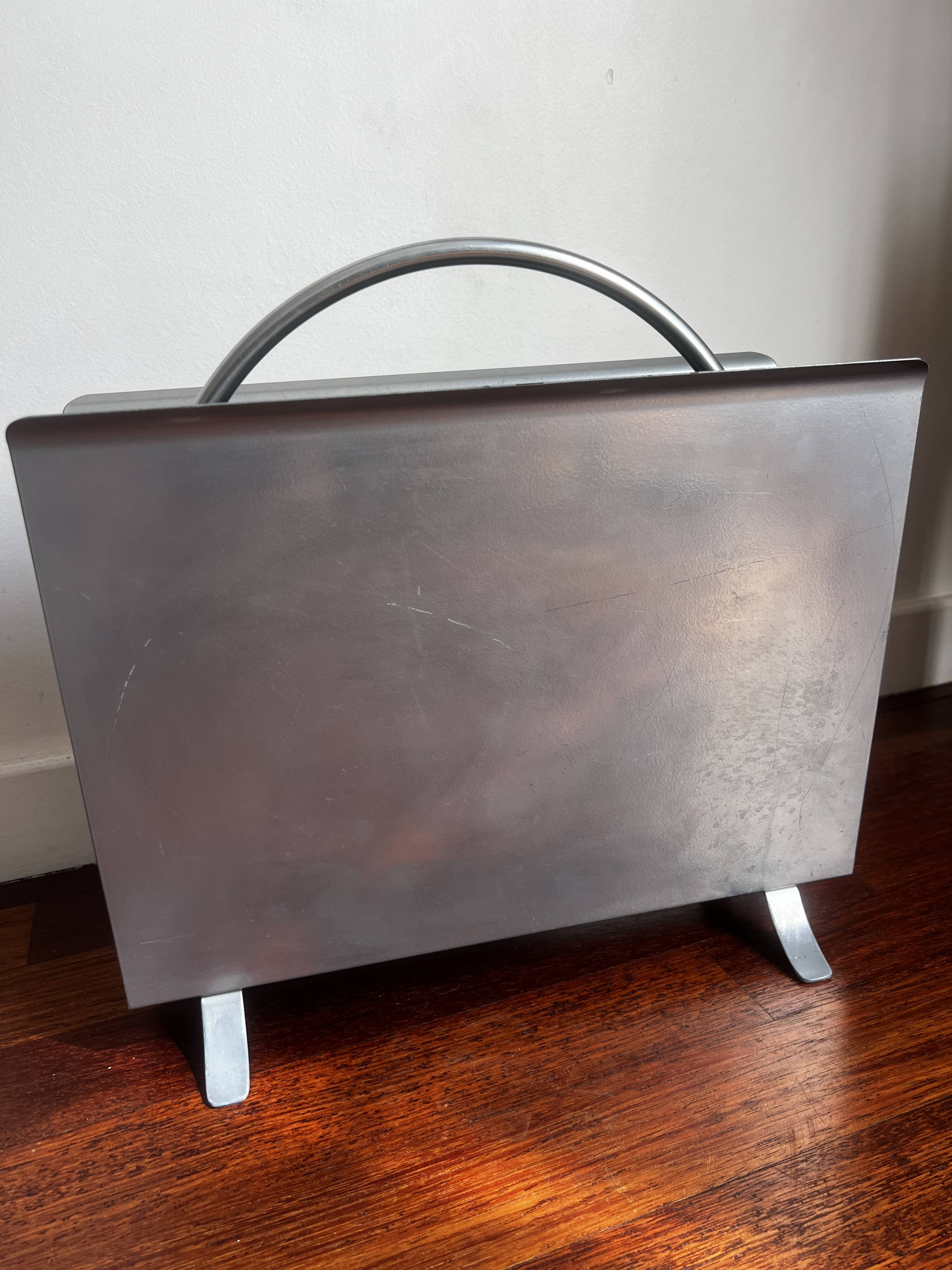 Designer magazine rack by W.H. Gispen - modernist metal / Bauhaus