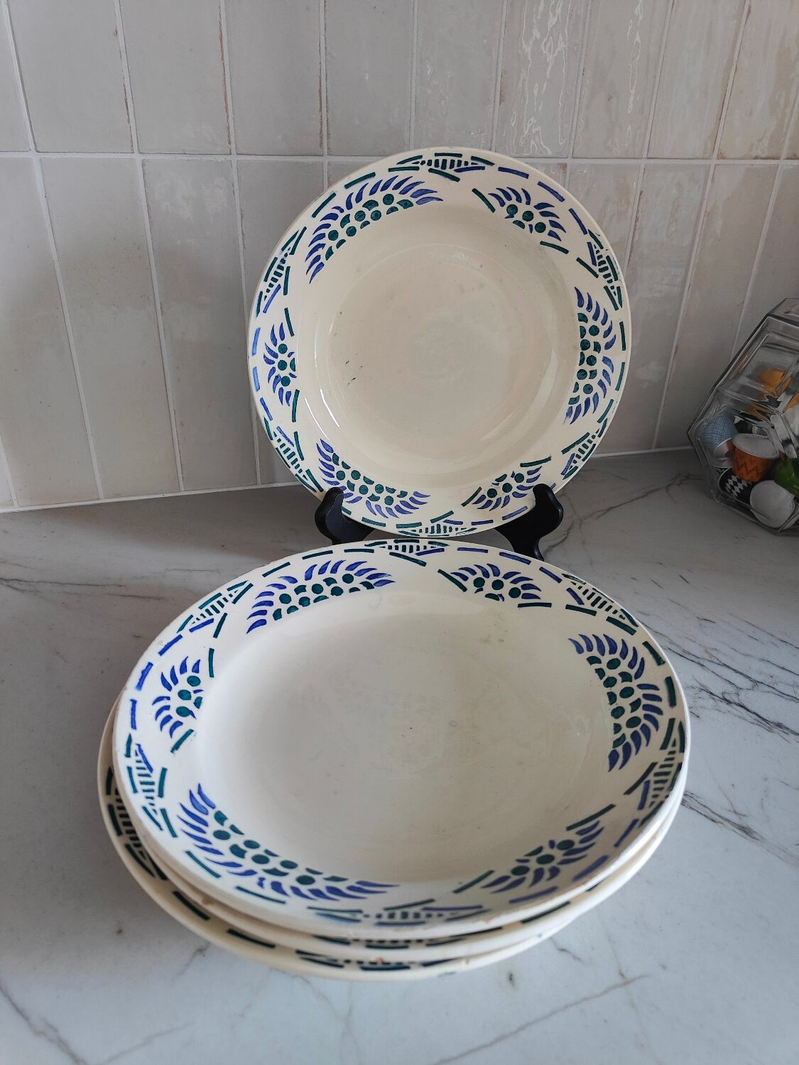 4 hollow plates