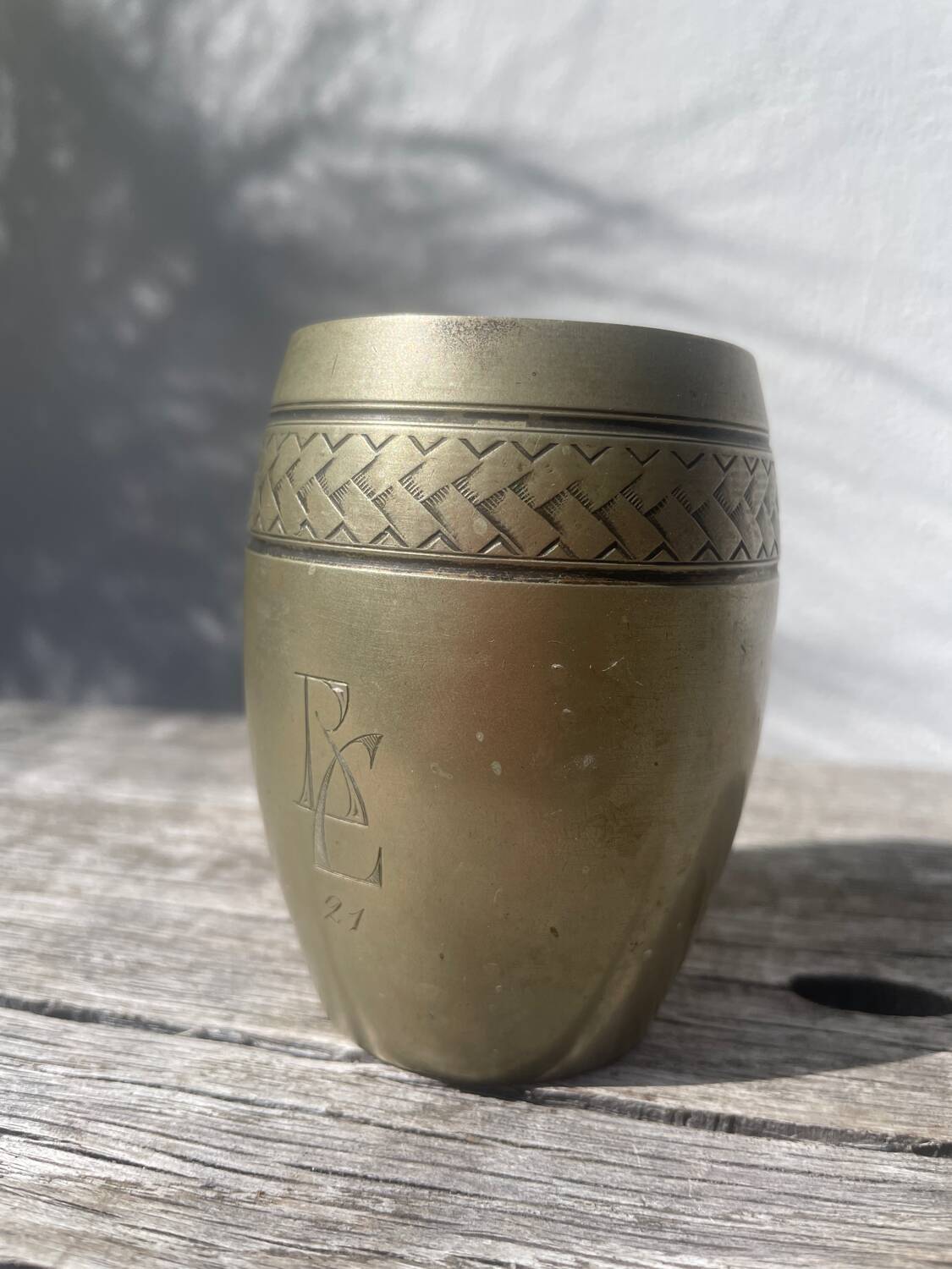 Timbale art déco monogrammé dorée