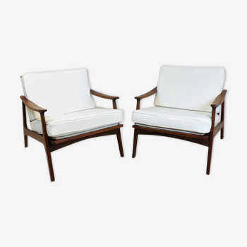 Pair of scandinavian chairs in wood and linen