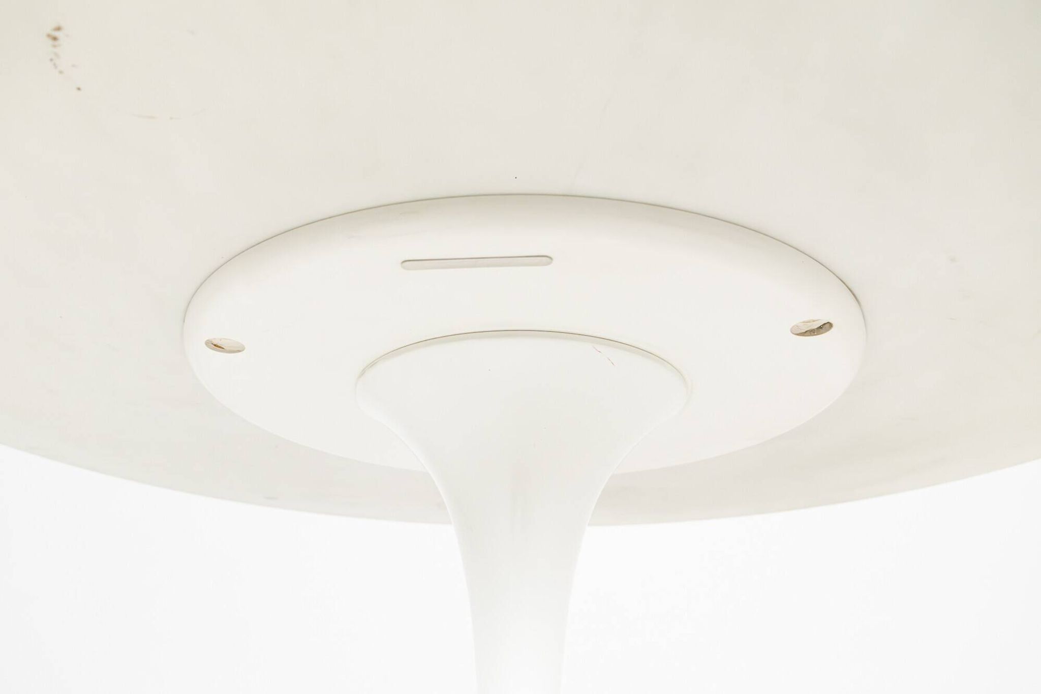 Table à manger ronde tulipe en marbre par Eero Saarinen, années 2000