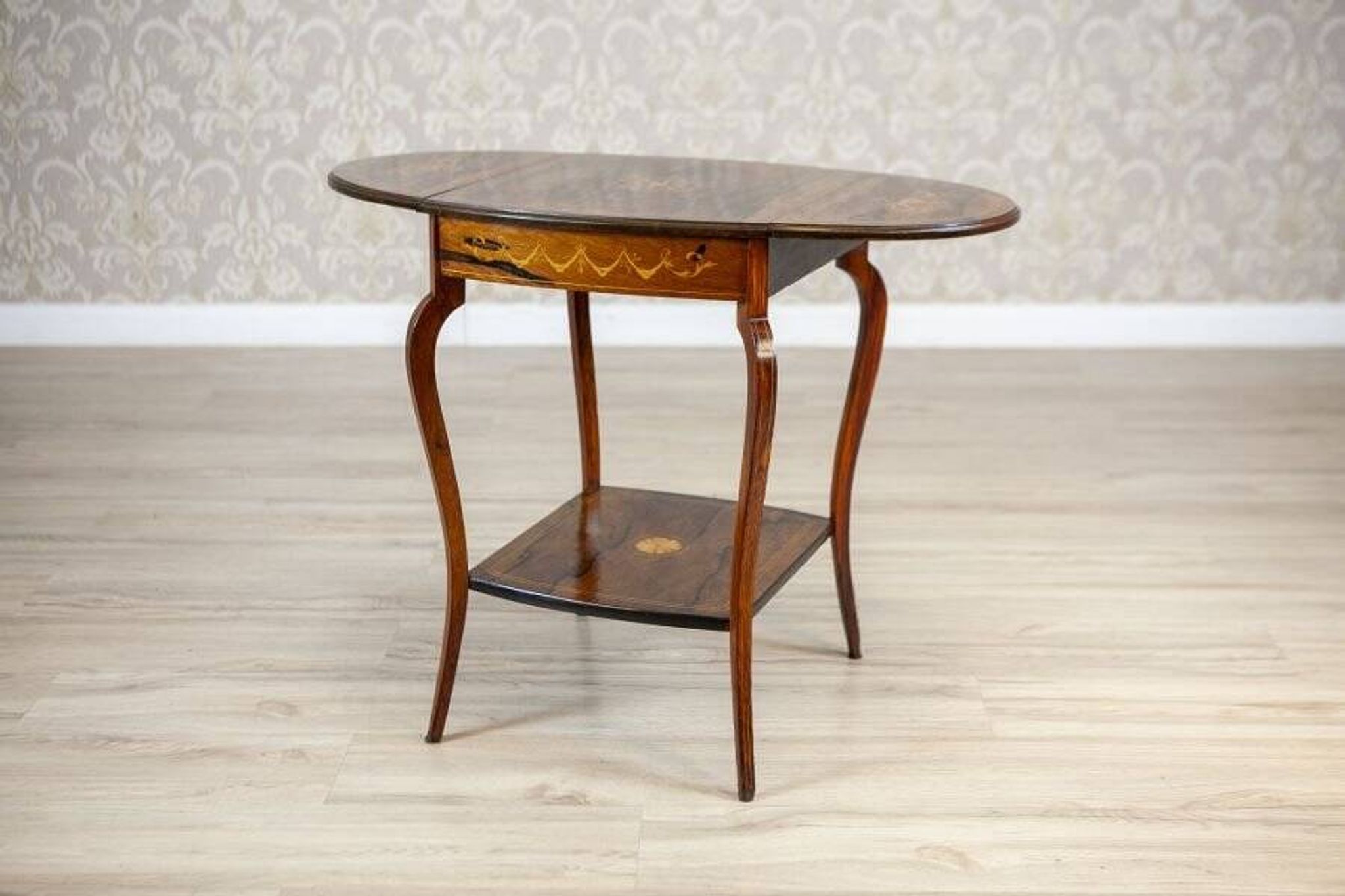 Table à thé en palissandre marqueté, années 1890