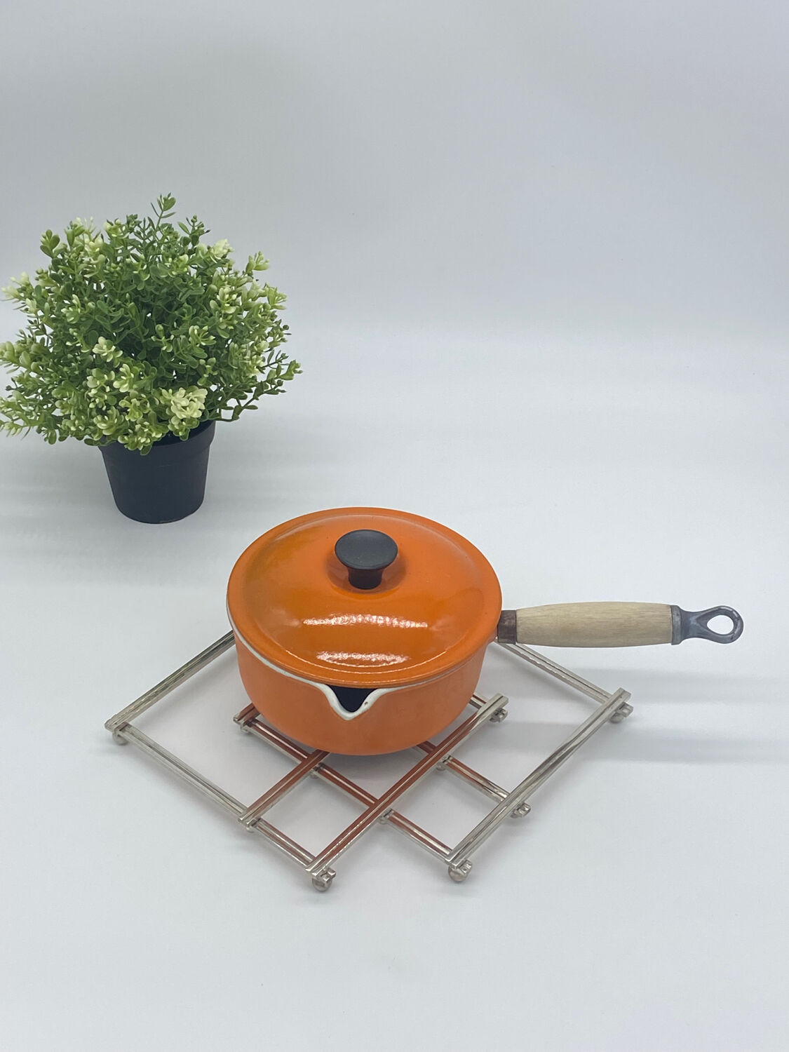 Trivet, silver metal, art deco, vintage, extendable