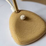 Petite lampe de table laquée beige du milieu du siècle avec abat-jour réglable, années 1950