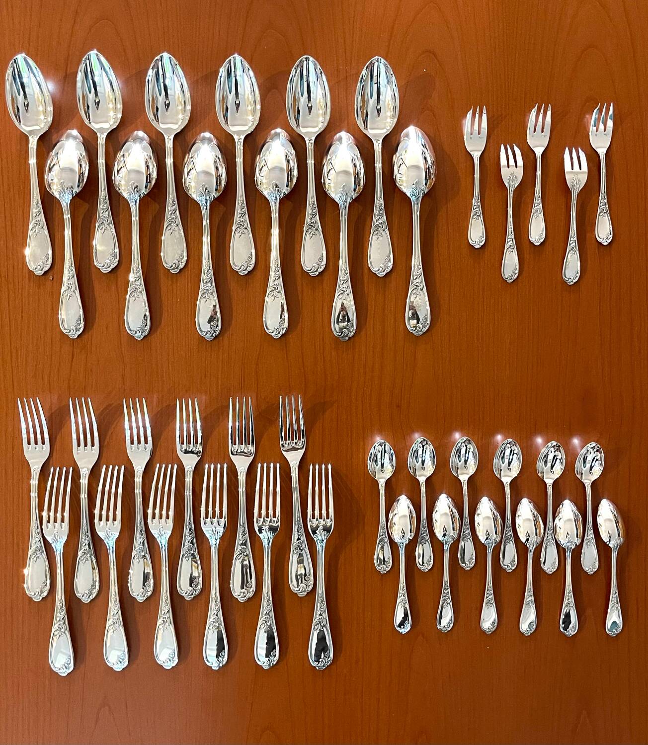 Ercuis Fontenoy 41-piece cutlery set, new condition