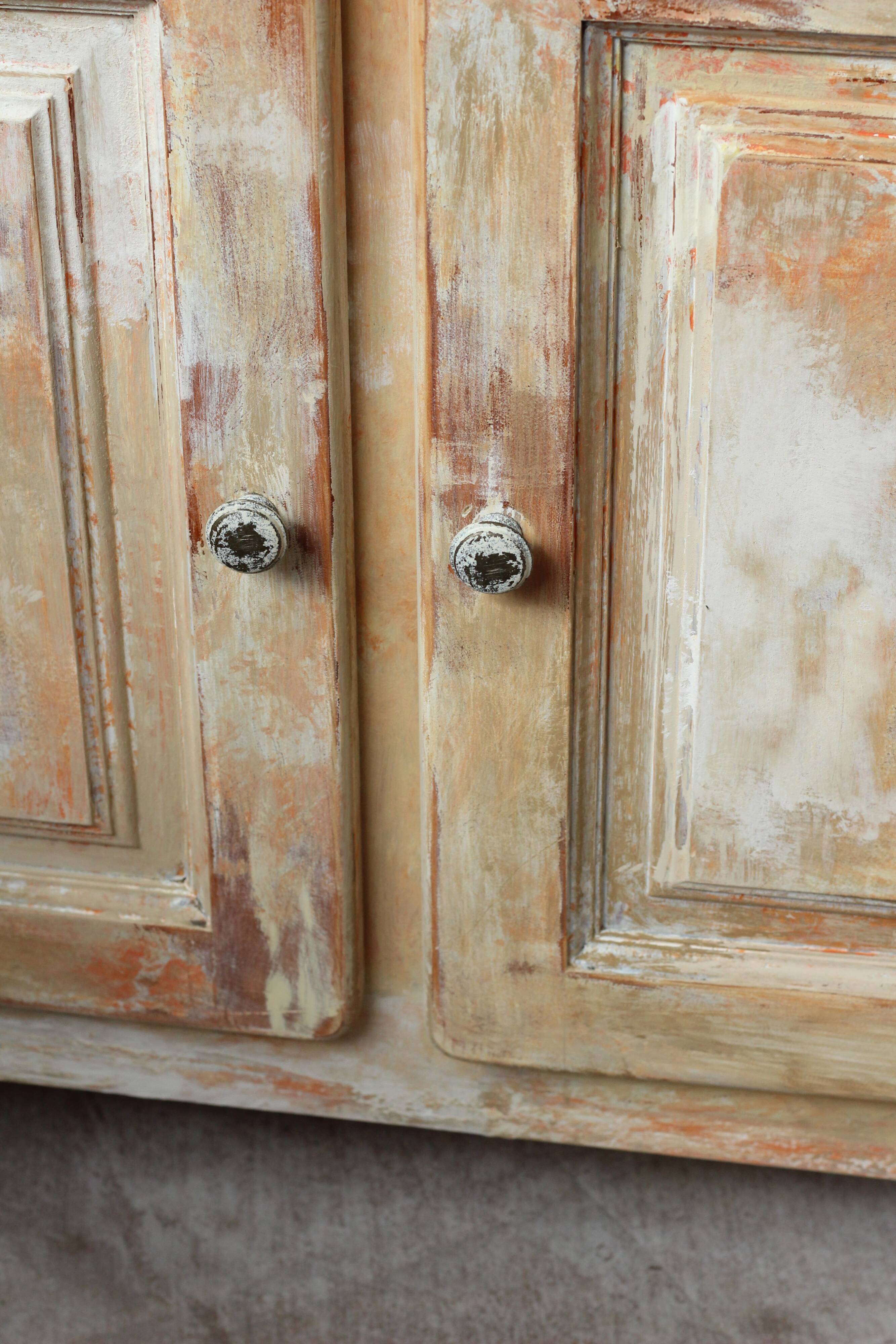 Buffet parisien patiné