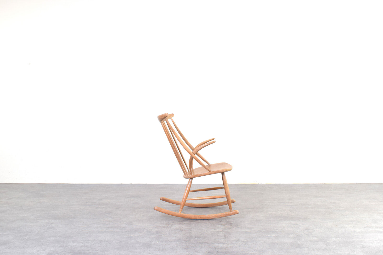 Mid-Century Oak Rocking Chair by Illum Wikkelsø for Niels Eilersen, 1950s.