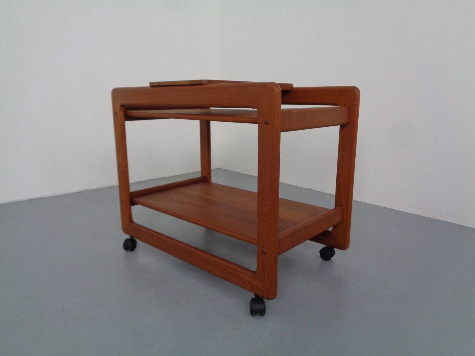 Large teak bar cart from Tarm Stole Møbelfabrik, Denmark, 1960s.