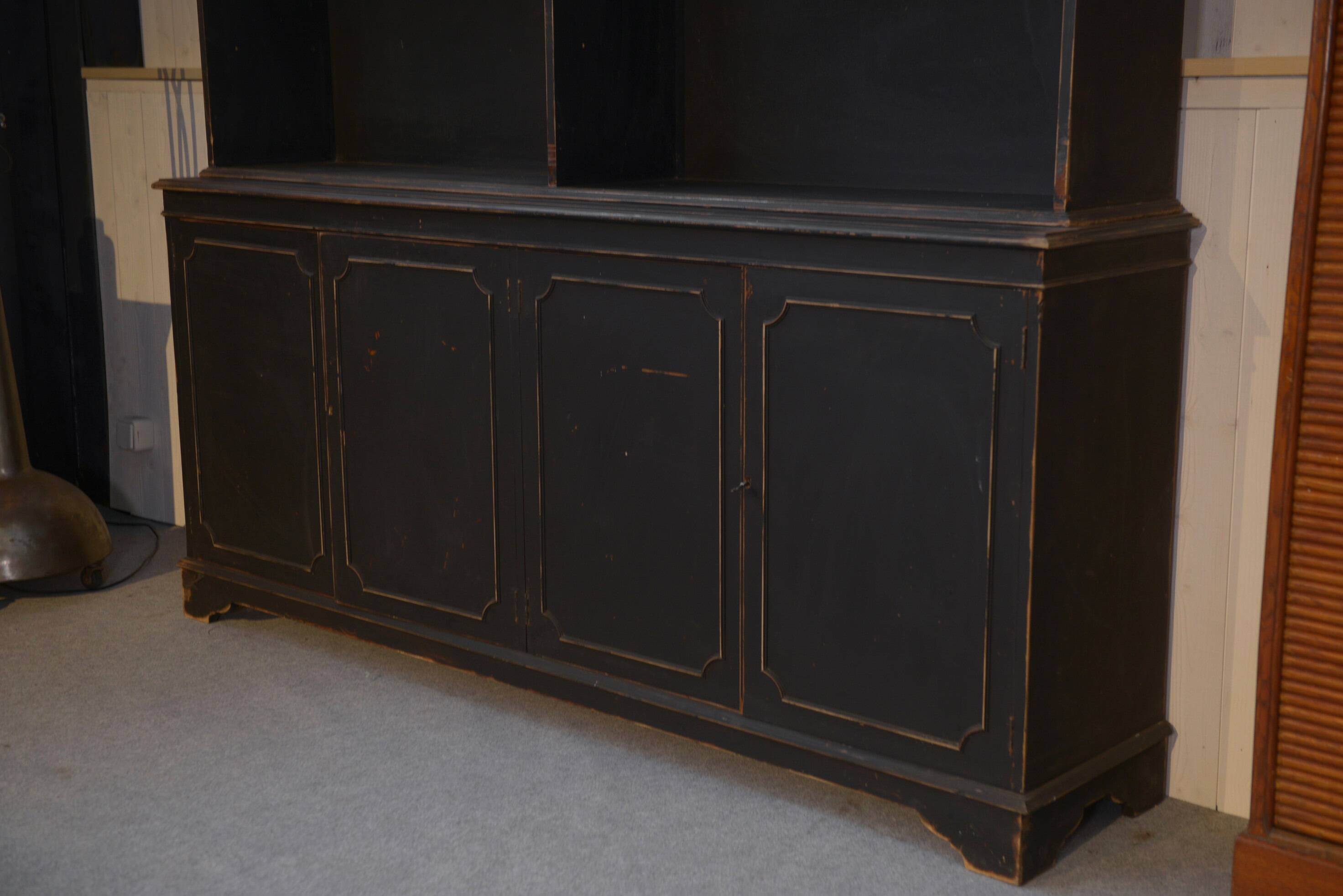 2 corps noir 4 portes partie basse 1960's