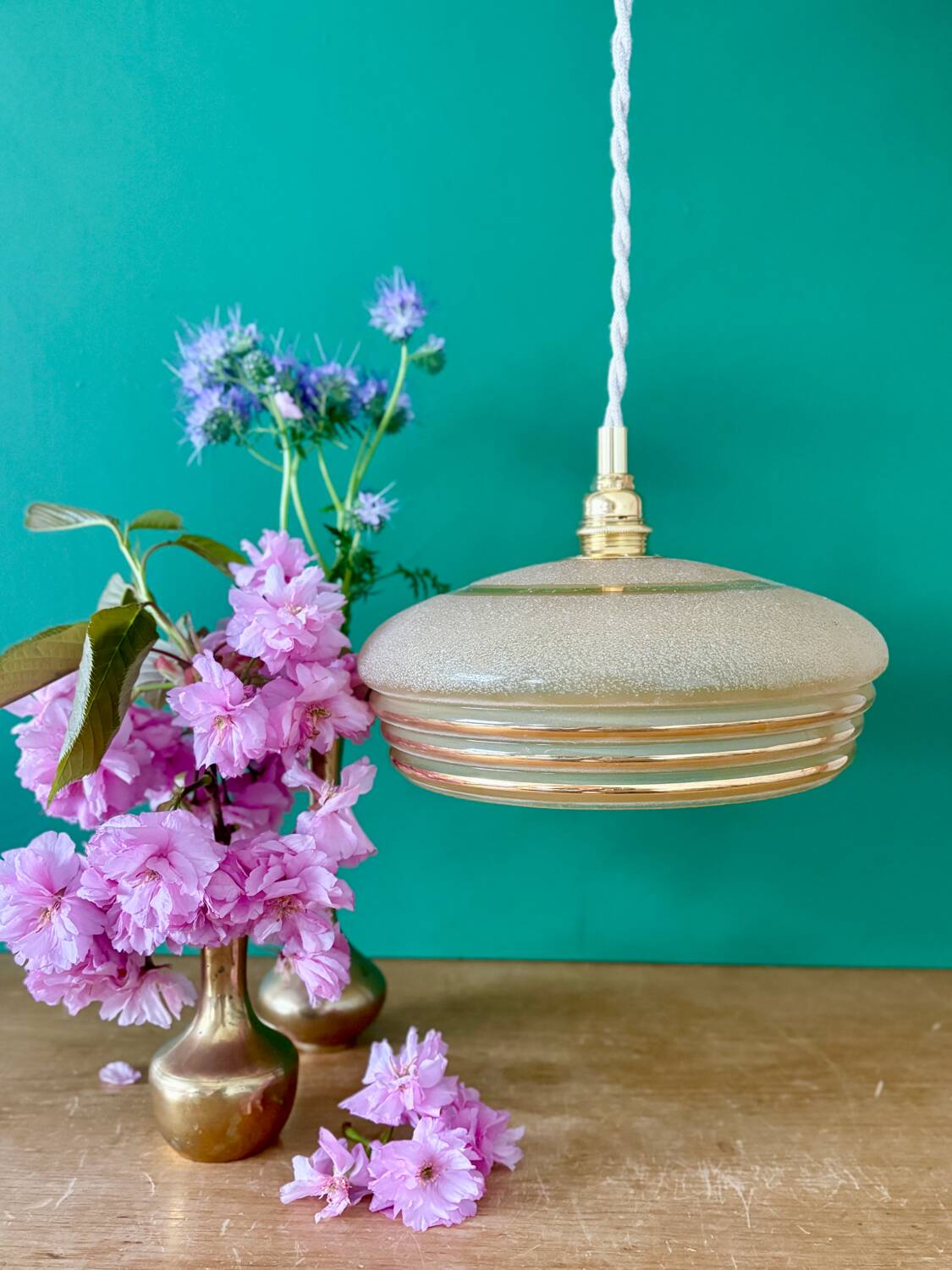 Suspension vintage lampshade in frosted yellow and gold glass