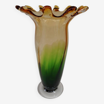 Très grand vase en verre bicolore, milieu du XX ème siècle.