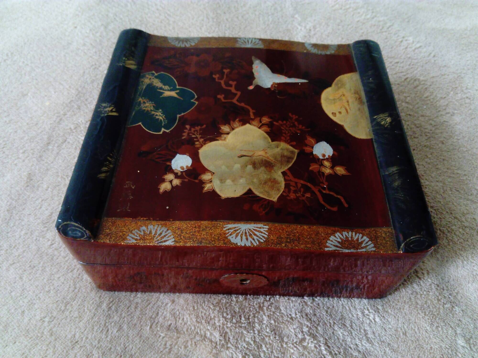 Lacquered wooden jewelry box / box with butterfly and landscape decoration