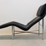 Black leather ‘skye’ chaise longue by Tord Björklund, Sweden 1970s