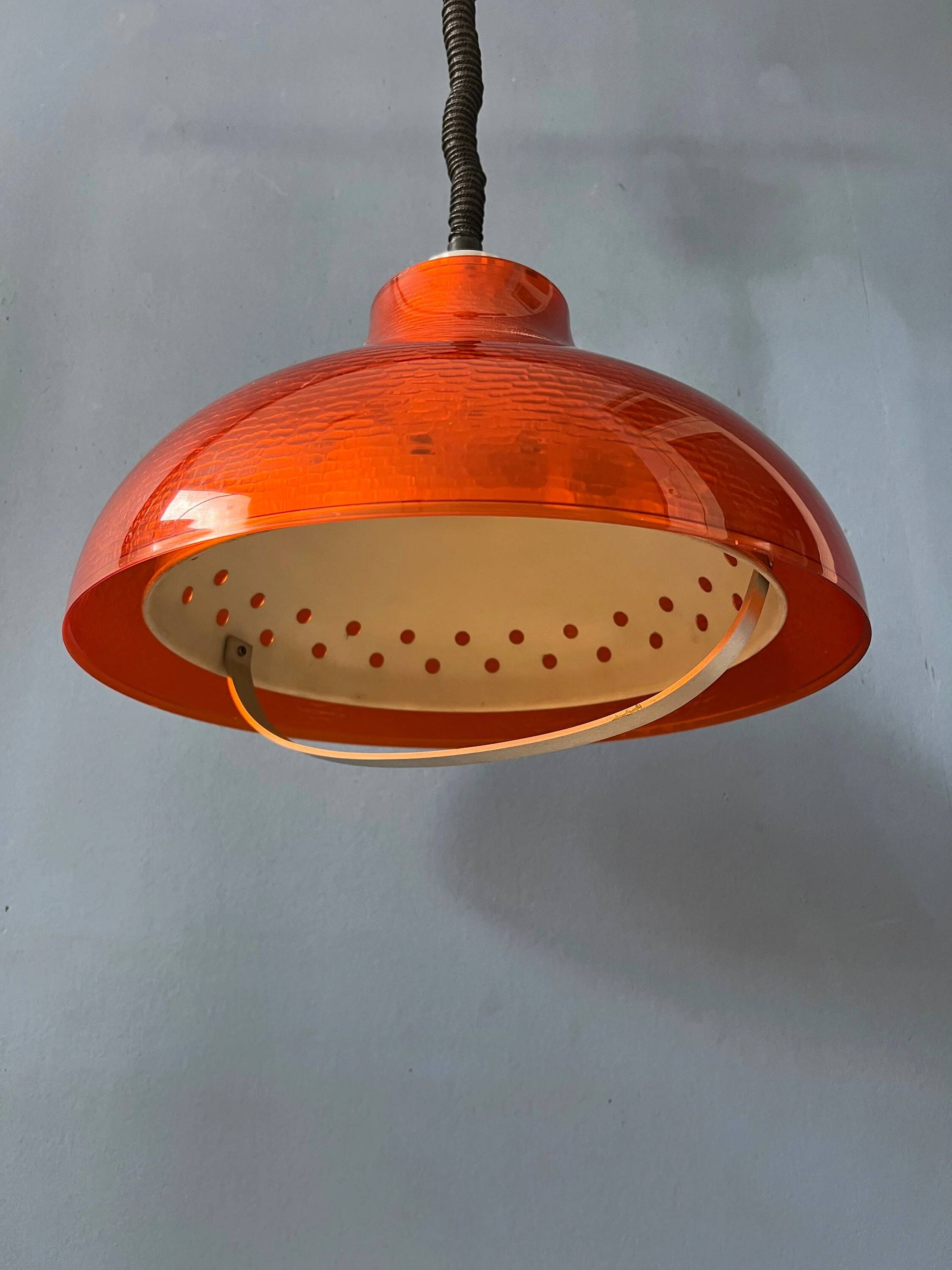 Suspension UFO Space Age in plexiglass, Mid-Century
