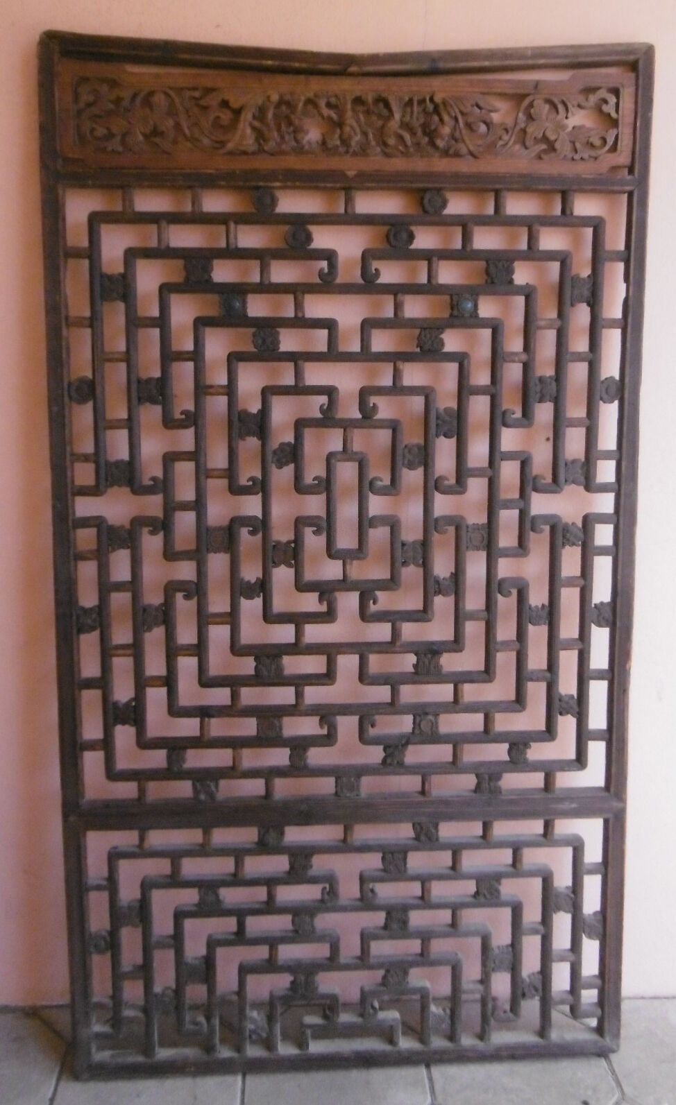 Panneau ancien en bois sculpté de style oriental