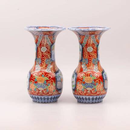Pair of vases with Petrus Regout Maastricht decoration in Imari style porcelain - 19th century